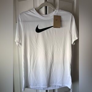 Nike Women’s training dri fit -M